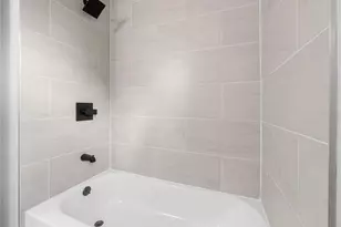 306 Floral Dr, Tampa, FL 33613 - Photo 27