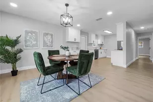 306 Floral Dr, Tampa, FL 33613 - Photo 9
