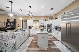 7888 Bayou Club Blvd, Seminole, FL 33777 - Photo 11