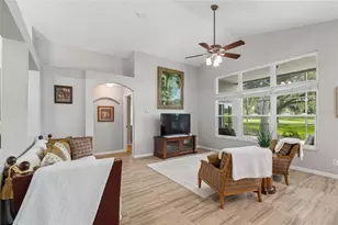 18868 Maisons Dr, Lutz, FL 33558 - Photo 15