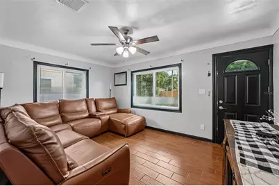 2221 8th Avenue N, Saint Petersburg, FL 33713 - Photo 9