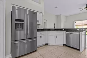 11611 Jordans Landing Ct, Riverview, FL 33569 - Photo 17