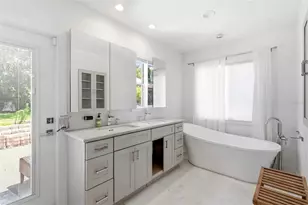 141 Giralda Blvd NE, Saint Petersburg, FL 33704 - Photo 23