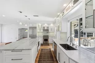 141 Giralda Blvd NE, Saint Petersburg, FL 33704 - Photo 7