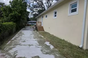 704 E Orchid Ave, Tampa, FL 33612 - Photo 21