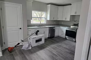 704 E Orchid Ave, Tampa, FL 33612 - Photo 3