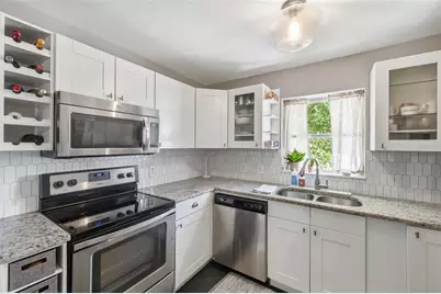 1423 E Henry Avenue, Tampa, FL 33604 - Photo 9