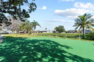10473 Holiday Shores Dr, Largo, FL 33773 - Photo 13