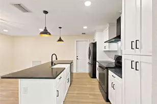 4700 Chancellor St NE, Saint Petersburg, FL 33703 - Photo 13