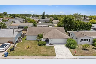 7025 Kingsway Drive, Port Richey, FL 34668 - Photo 11