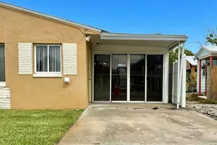 360 72nd Ave, Saint Petersburg, FL 33706 - Photo 3