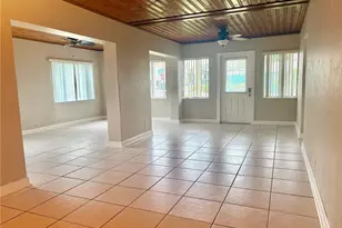 360 72nd Ave, Saint Petersburg, FL 33706 - Photo 7