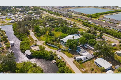 826 W Shell Point Street, Ruskin, FL 33570 - Photo 27
