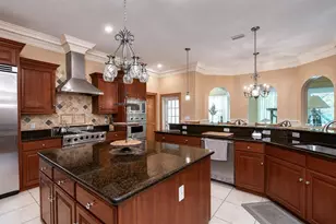 1009 Emerald Creek Dr, Valrico, FL 33596 - Photo 11