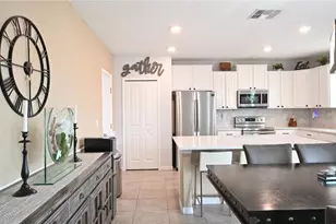 10509 Carloway Hills Dr, Wimauma, FL 33598 - Photo 9