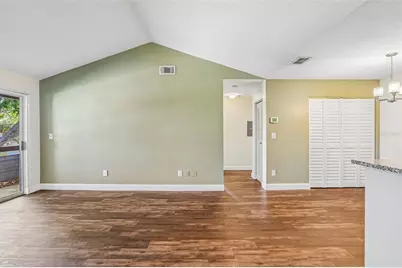 10263 Gandy Boulevard N #406, Saint Petersburg, FL 33702 - Photo 7