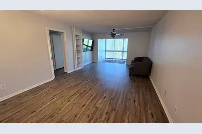 13626 Greenfield Drive #201, Tampa, FL 33618 - Photo 3