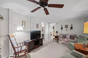 36957 Grace Ave, Zephyrhills, FL 33542 - Photo 19