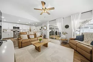 2409 Arborwood Dr, Valrico, FL 33596 - Photo 15