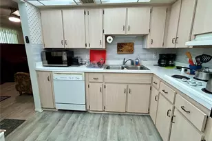 2467 Finlandia Ln, Clearwater, FL 33763 - Photo 9