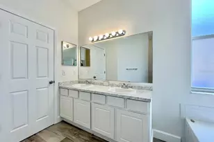 18417 Meadow Blossom Ln, Tampa, FL 33647 - Photo 17