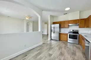 18417 Meadow Blossom Ln, Tampa, FL 33647 - Photo 9
