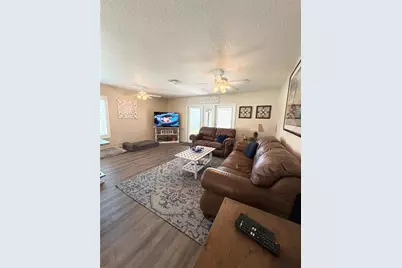 1216 Chestnut Court, Plant City, FL 33563 - Photo 9