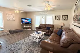 1216 Chestnut Ct, Plant City, FL 33563 - Photo 9