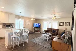 1216 Chestnut Ct, Plant City, FL 33563 - Photo 3