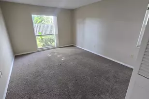 5697 Country Lakes Dr, Sarasota, FL 34243 - Photo 9