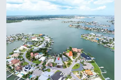 303 N Bath Club Boulevard N, North Redington Beach, FL 33708 - Photo 5