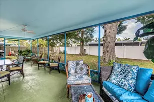 11478 Imperial Grove Dr E, Largo, FL 33774 - Photo 29