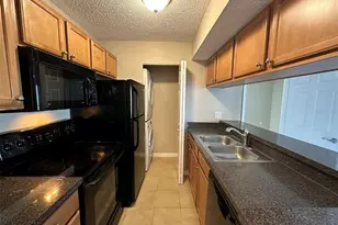 209 Lake Brook Cir, Brandon, FL 33511 - Photo 13