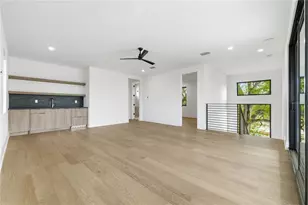 2517 Riverside Dr, Tampa, FL 33602 - Photo 3