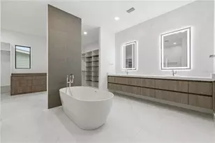 2517 N Riverside Dr, Tampa, FL 33602 - Photo 53