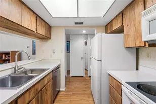 2587 Countryside Blvd, Clearwater, FL 33761 - Photo 15