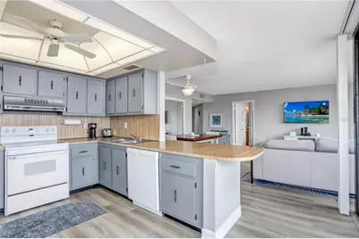 6104 Palma Del Mar Boulevard S #302, Saint Petersburg, FL 33715 - Photo 13