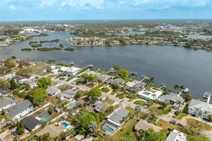 711 Bayshore Dr, Tarpon Springs, FL 34689 - Photo 53