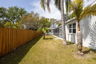 711 Bayshore Dr, Tarpon Springs, FL 34689 - Photo 47