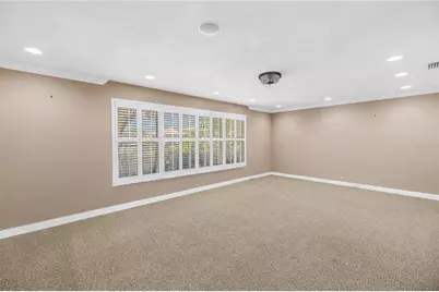 1820 Tanglewood Drive NE, Saint Petersburg, FL 33702 - Photo 15