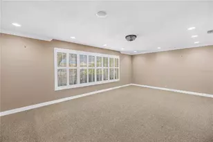 1820 Tanglewood Dr NE, Saint Petersburg, FL 33702 - Photo 15
