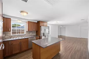 8536 Quail Rd, Seminole, FL 33777 - Photo 7