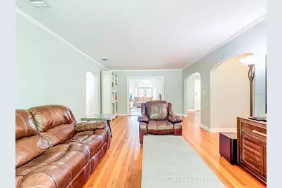 182 29th Avenue N, Saint Petersburg, FL 33704 - Photo 17
