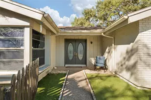 15648 Bear Creek Dr, Tampa, FL 33624 - Photo 3