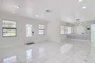 1506 S Oregon Cir, Tampa, FL 33612 - Photo 7