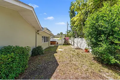 12196 145th St, Largo, FL 33774 - Photo 11