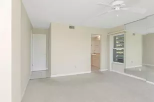 7871 Sailboat Key Blvd S, Saint Petersburg, FL 33707 - Photo 15