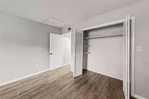 9208 N Connechusett Rd, Tampa, FL 33617 - Photo 15