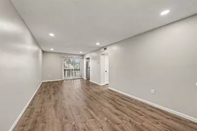 9208 N Connechusett Road #D, Tampa, FL 33617 - Photo 5