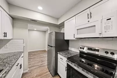 9208 N Connechusett Road #D, Tampa, FL 33617 - Photo 9